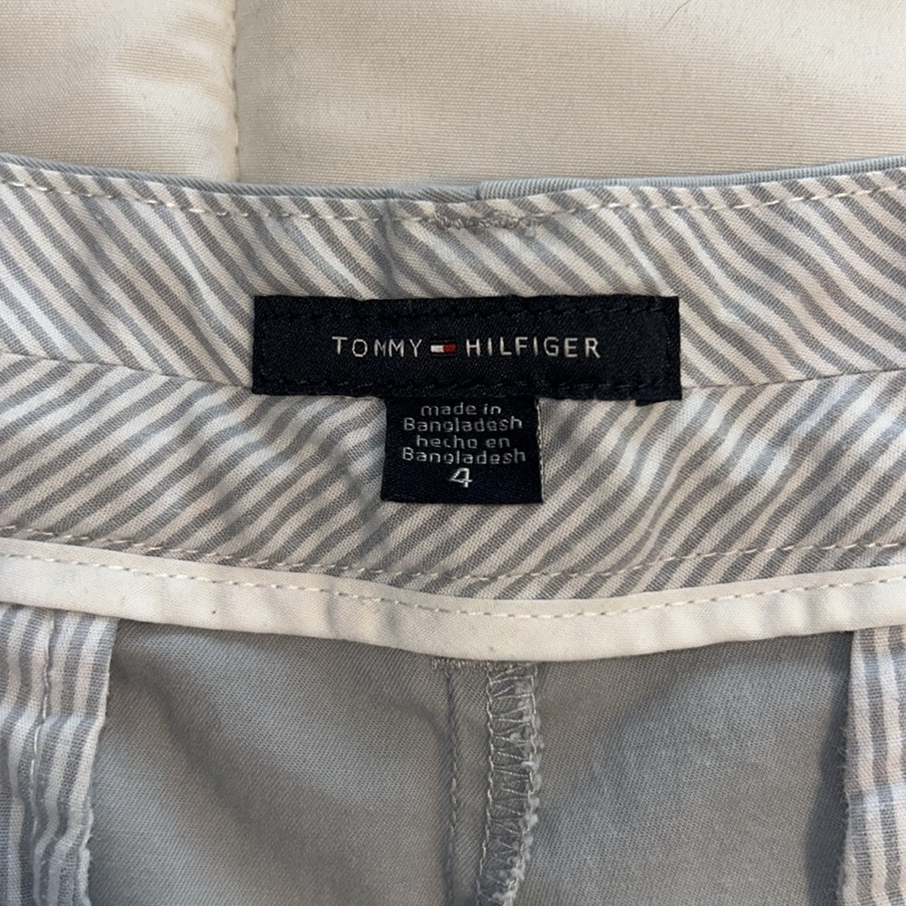 Tommy Hilfiger Shorts Women's Size 4 Gray Chinos - Picture 4 of 8